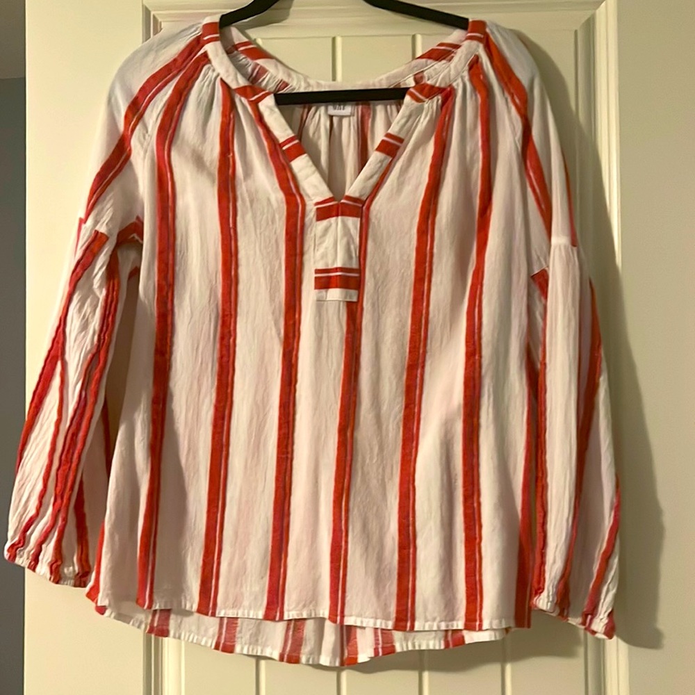 Gap shirt